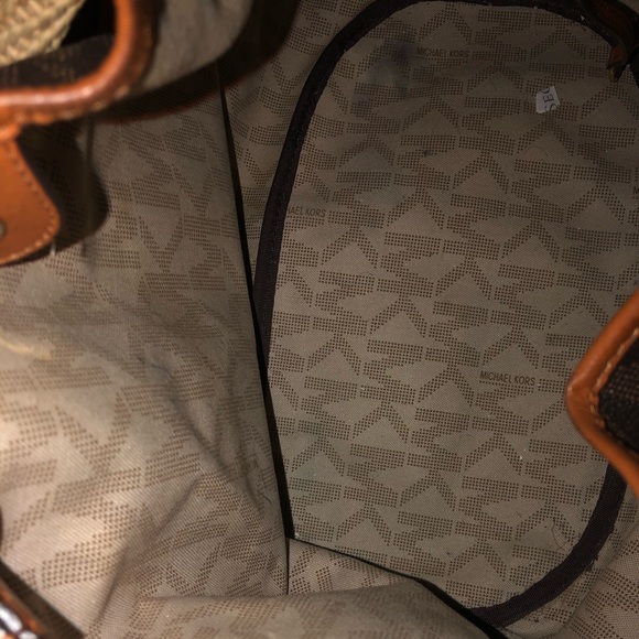 Michael Kors Handbag 👜 - Picture 6 of 7